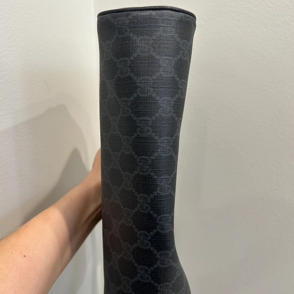 100% GUARANTEED AUTHENTIC Gucci GG Canvas Crossbody - Picture 10 of 10